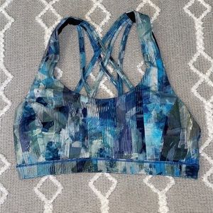 Lululemon bra: Free to be Serene